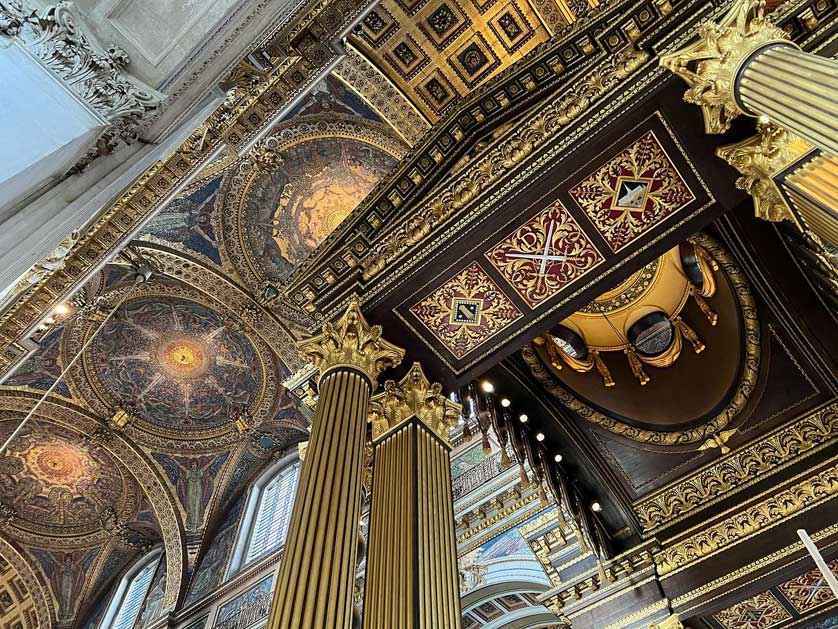 The church is the seat of the Bishop of London.